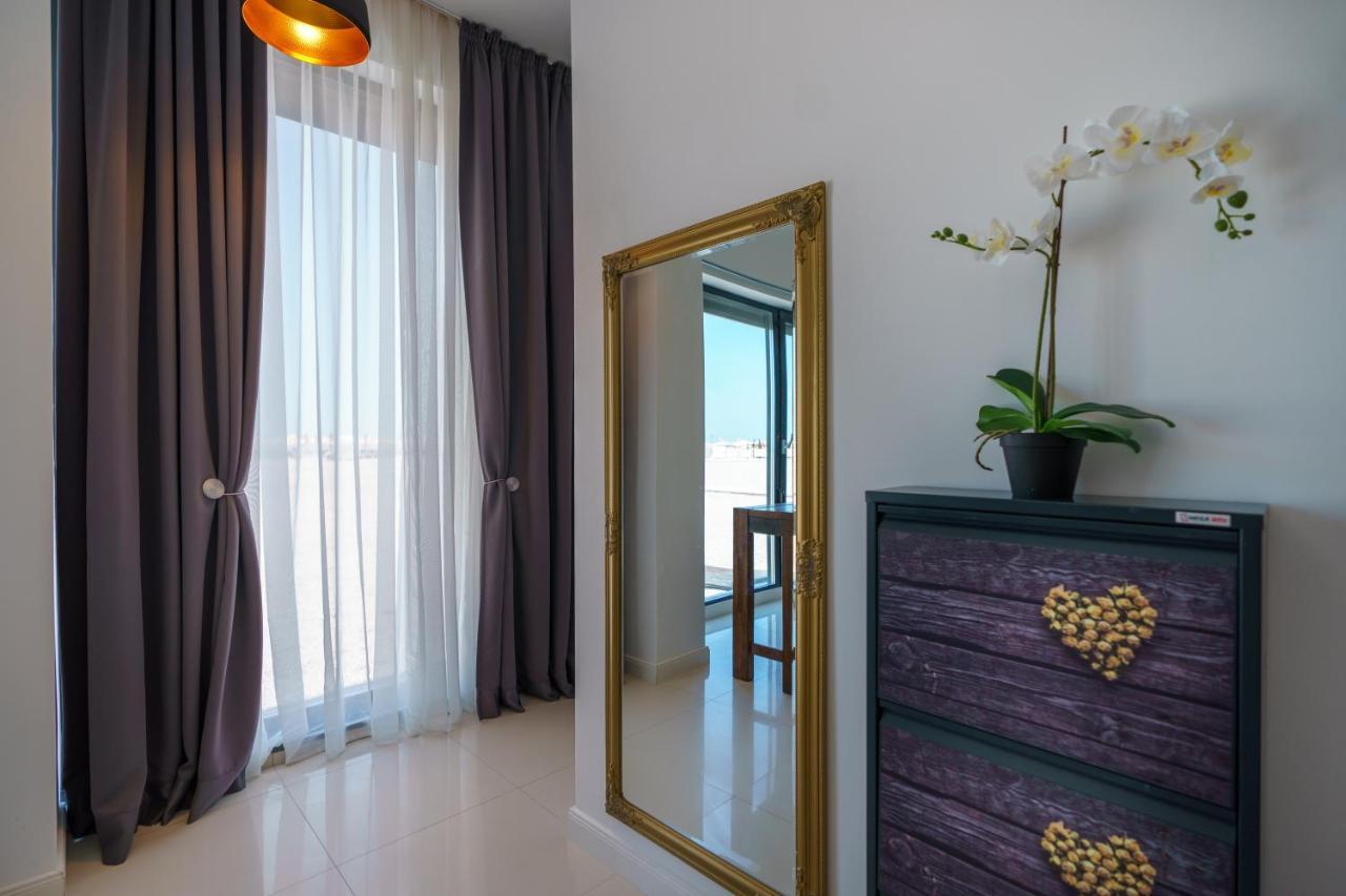 Beach Rooms Roberta Mamaia Exterior photo