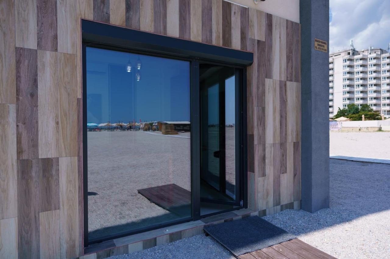 Beach Rooms Roberta Mamaia Exterior photo