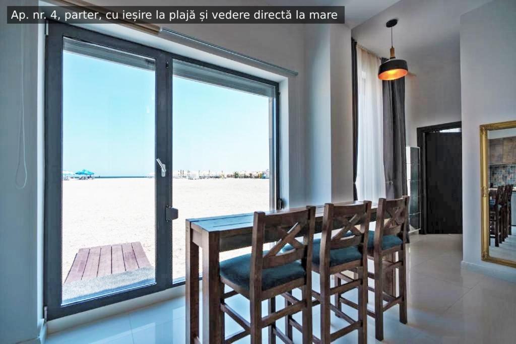 Beach Rooms Roberta Mamaia Exterior photo
