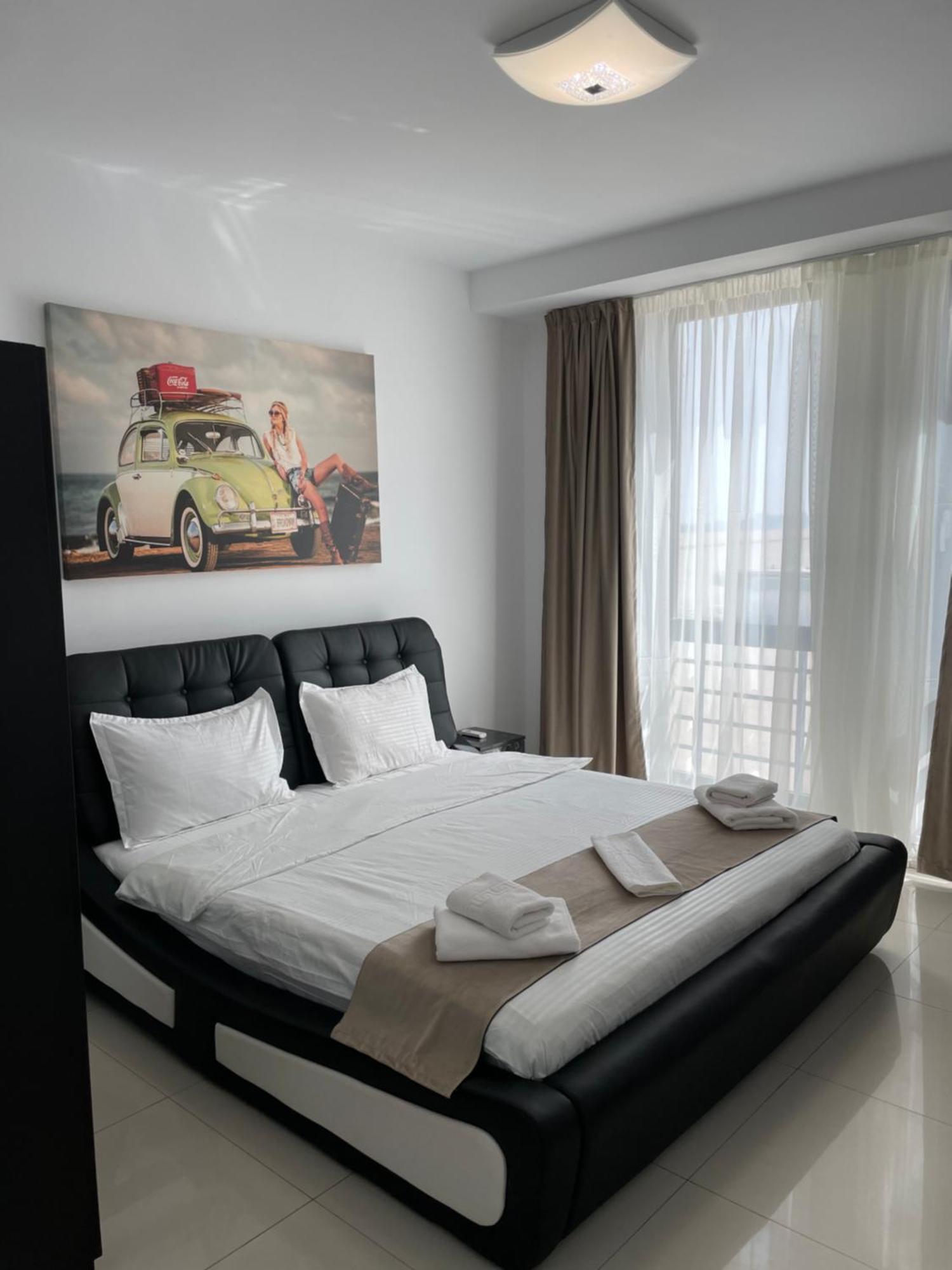 Beach Rooms Roberta Mamaia Exterior photo