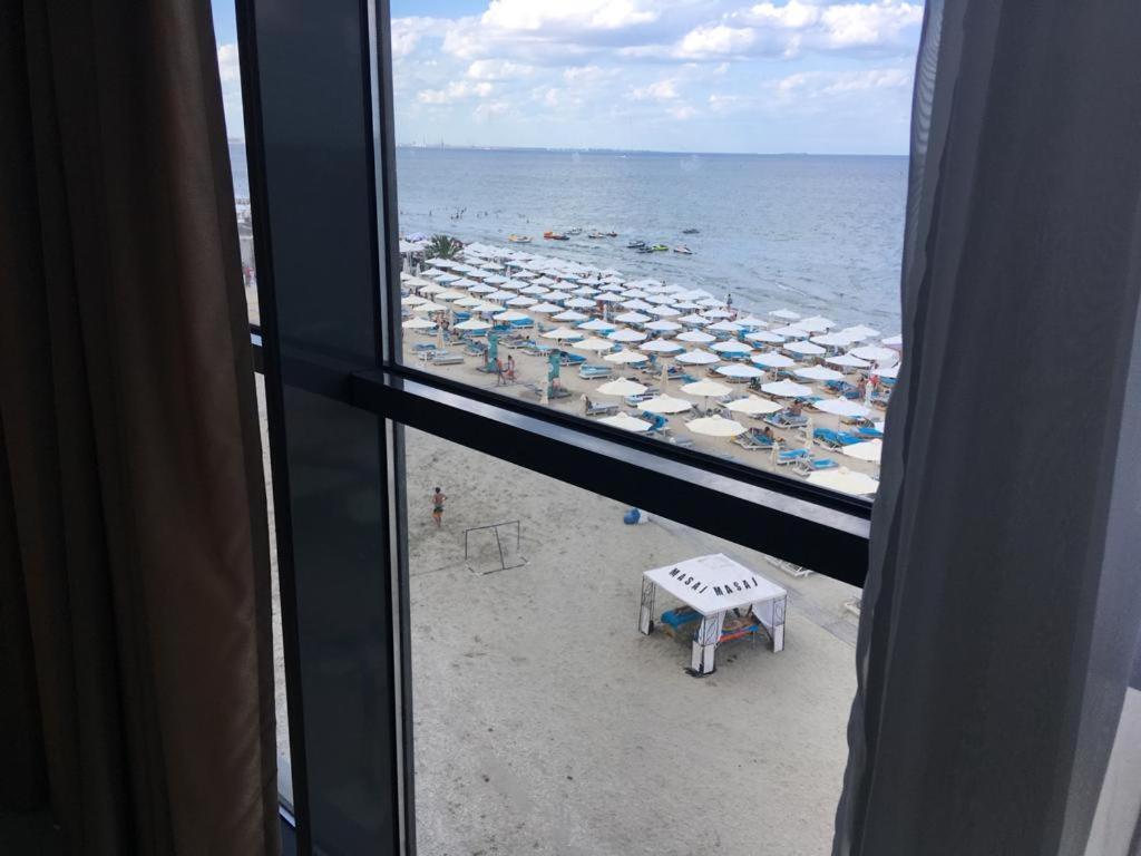 Beach Rooms Roberta Mamaia Exterior photo